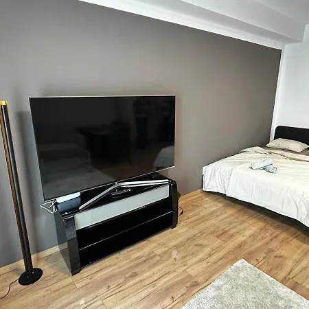 Cozy Flat By High Tatras! Apartamento Poprad